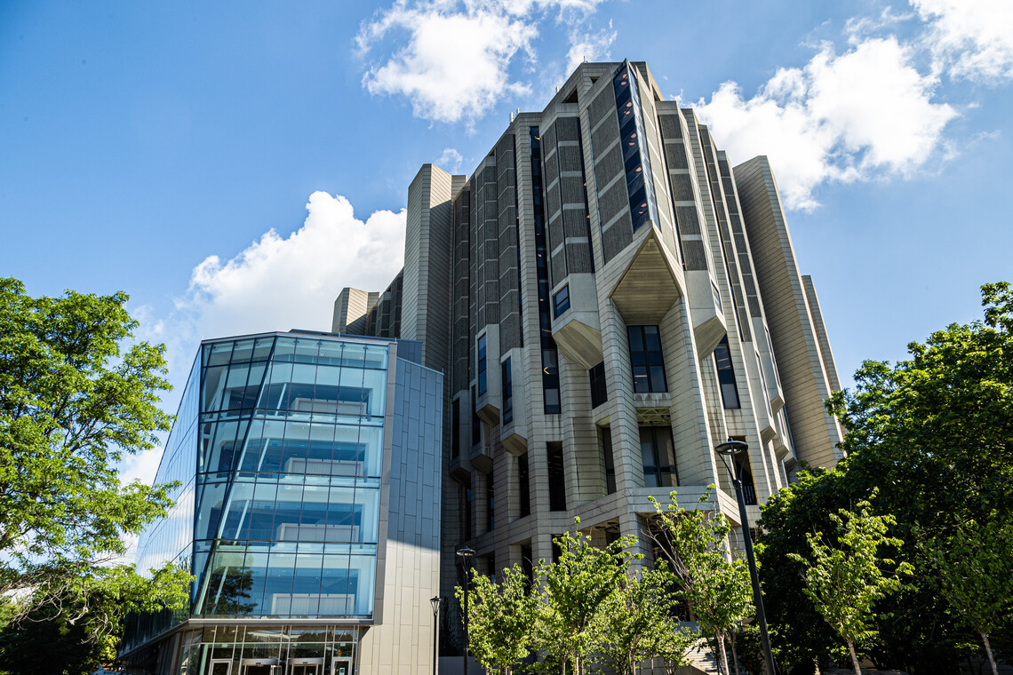 The John P. Robarts Research Library contains the largest single collection of the University of Toronto Libraries.